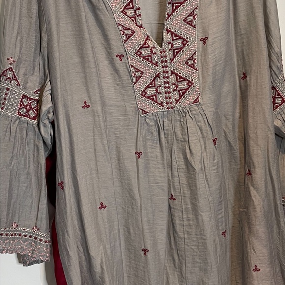 Johnny Was long gray and red tunic. SZ XL . - Picture 14 of 16